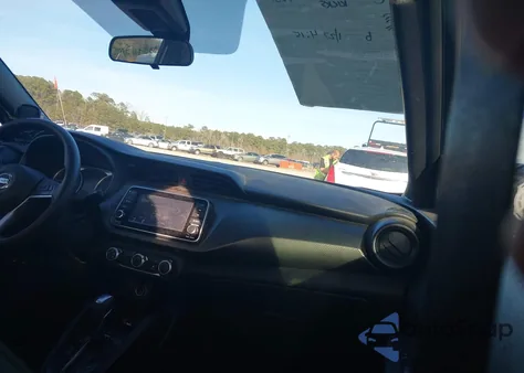 2020 Nissan Kicks S Xtronic Cvt z USA, uszkodzony, nr VIN 3N1CP5BV7LL533486